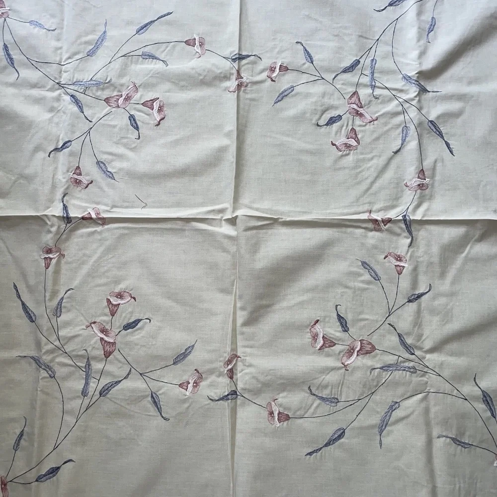 Belcrest Vintage Tablecloth Round Floral 68” & 6 Napkins NWT  Deadstock